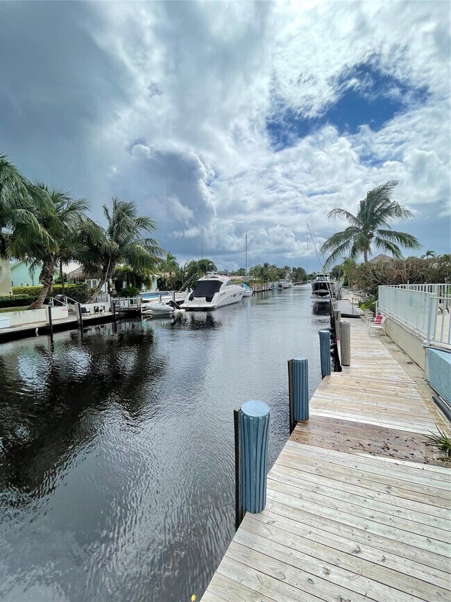 Foto del edificio - 2708 NE 14th Street Causeway