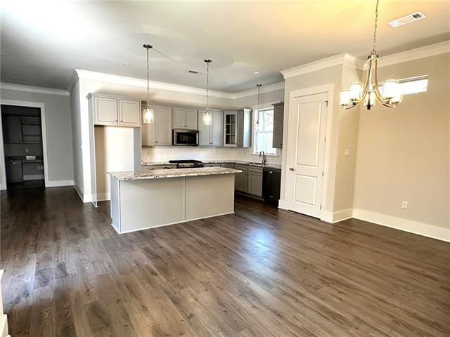 Building Photo - 324 Rue Petite