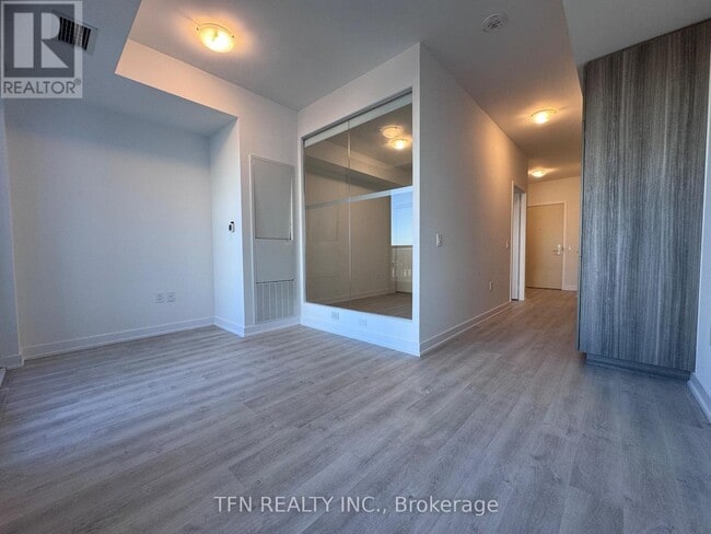 Building Photo - 15 Richardson St