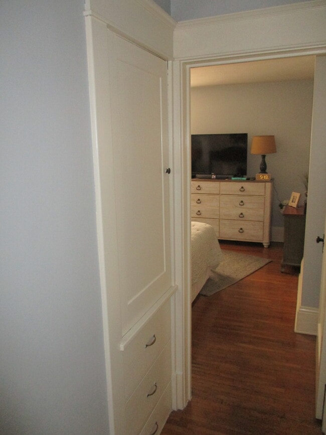 Building Photo - 134 N 10th St