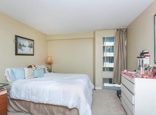 Building Photo - 2 bedroom 2 bath in the hearth of Waikiki!...