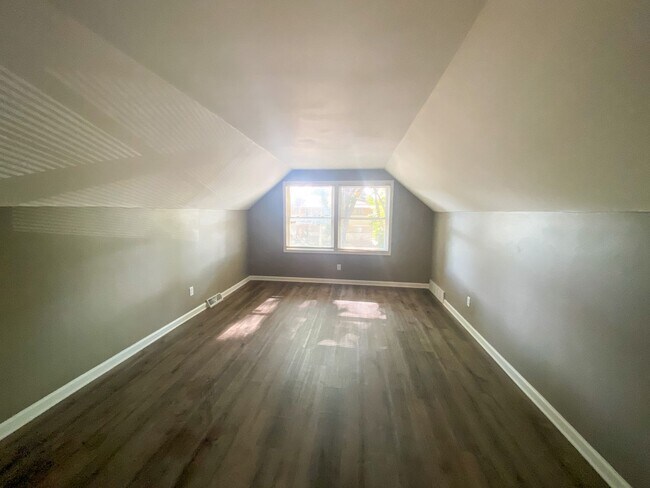 Foto del edificio - 5653 N 94th St