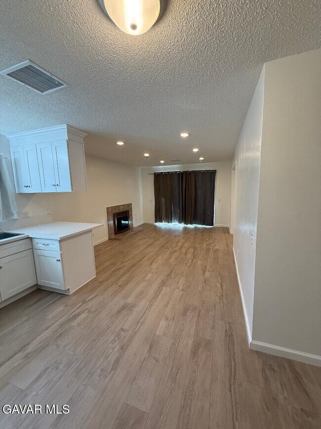 Foto del edificio - 45303 Lorimer Ave