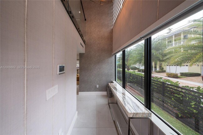 Foto del edificio - 5601 N Ocean Dr