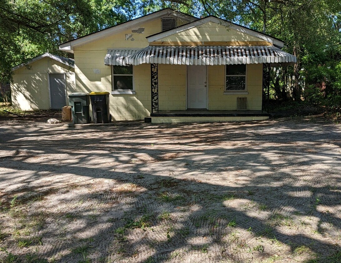 1906 Mitchell St, Savannah, GA 31405 House Rental in Savannah, GA