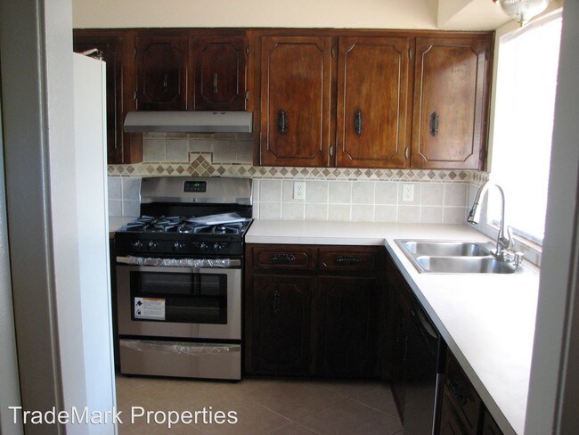 Foto del edificio - 3 br, 2 bath House - 412 Carothers