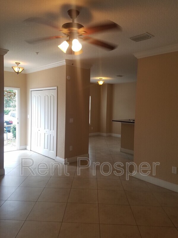 3719 S Lake Orlando Pkwy Unit 05, Orlando, FL 32808 Condo for Rent