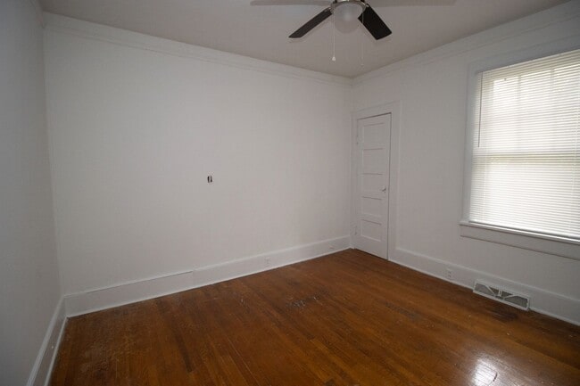 Building Photo - 1213B Suber Street – Stylish, Comfortable ...