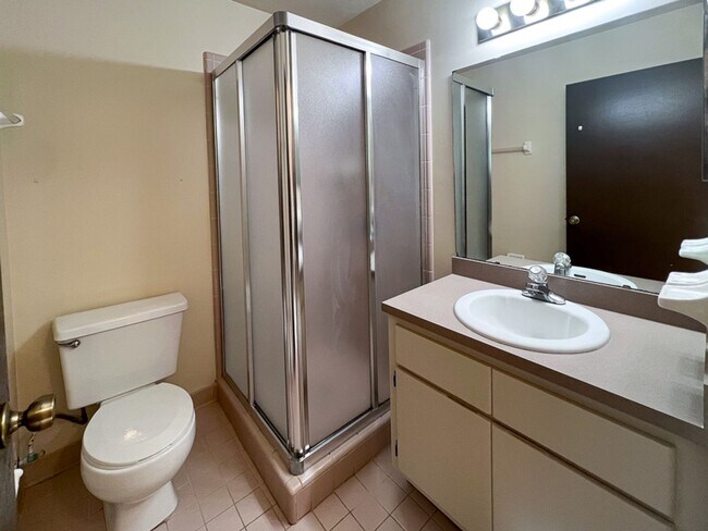 Foto del edificio - 2/2 Flat in Napier Oaks available August 1!