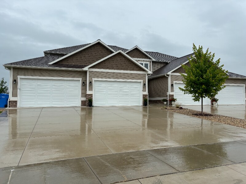 Primary Photo - 4349 Eagle Ridge Ln