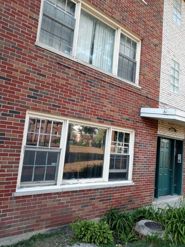 Foto del edificio - 11001 S Longwood Dr