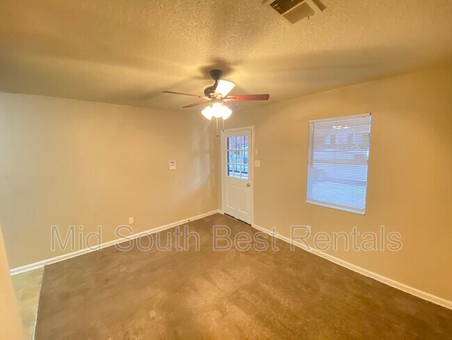 Foto del edificio - 1423 Ledger Rd