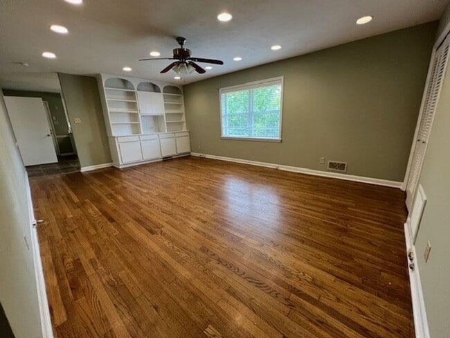 Building Photo - Beautiful Home with Mother in Law Suite or...
