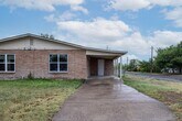 Foto principal - 901 E 3rd St