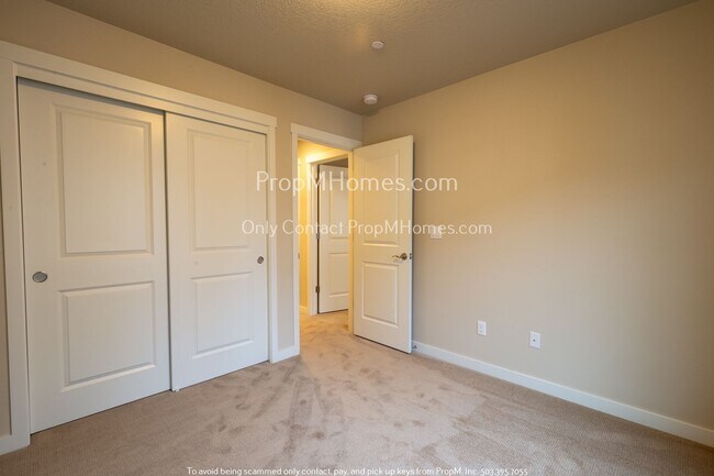 Foto del edificio - Stellar Brand New Wilsonville Four Bedroom...