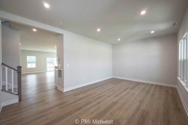Foto del edificio - 581 Roosevelt St