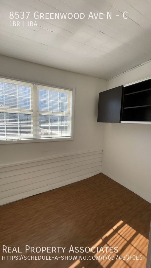 Building Photo - Greenwood One Bedroom