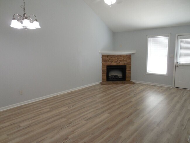 Foto del edificio - Grovetown Townhome Unit
