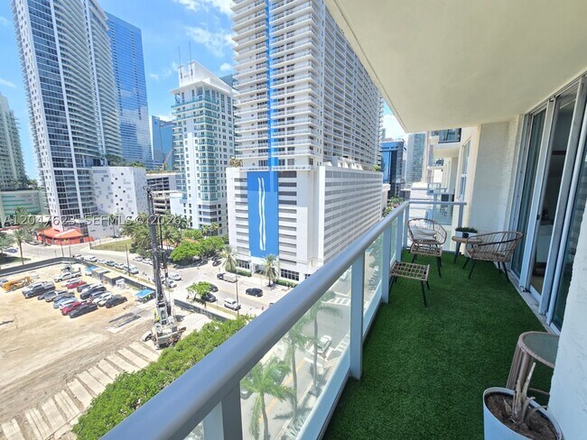 Foto del edificio - 1155 Brickell Bay Dr