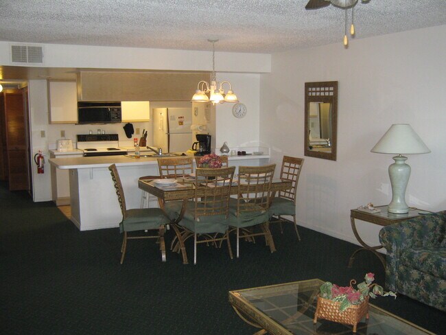 Foto del edificio - 2727 N Poinciana Blvd