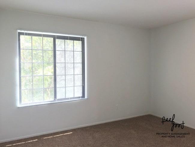 Building Photo - 12039 Alta Carmel Ct