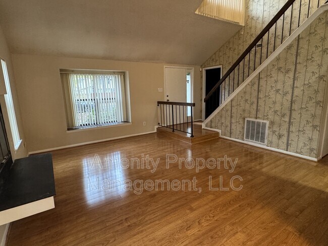 Foto del edificio - 704 Ninebark Ct