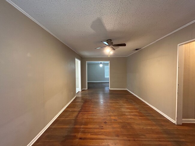 Building Photo - Covered Front Porch / No Carpet / Fridge I...