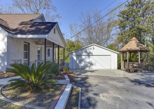 Foto del edificio - Newly Renovated 3 Bed 3 Bath in Desirable ...