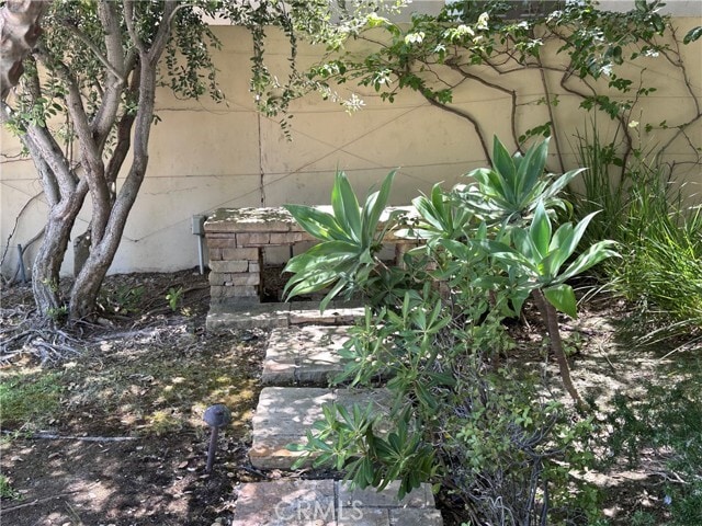 Building Photo - 35 Hedgerow