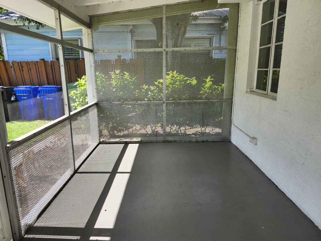 Photo - 319 SE 11 Ave