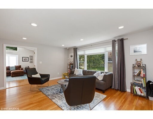 Building Photo - 27 Tall Tree Rd