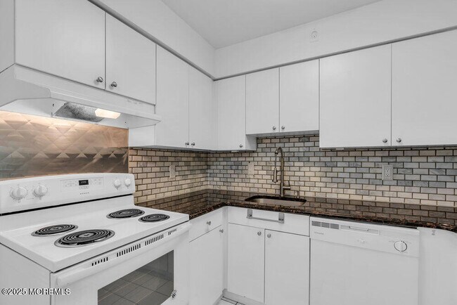 Building Photo - 1320 NJ-71