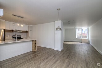 Building Photo - 9675 Av. Papineau