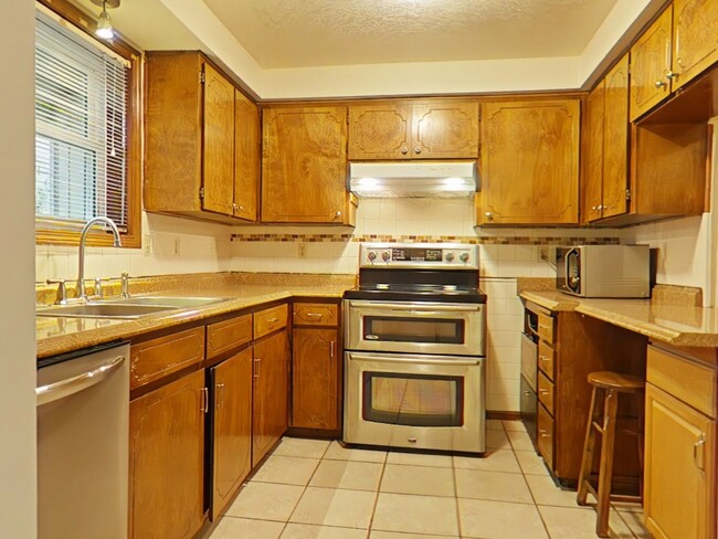 Foto del edificio - 3 Bedroom Townhouse ~ Close to Corvallis C...