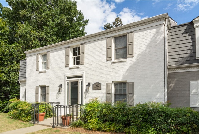 Building Photo - The Ashford