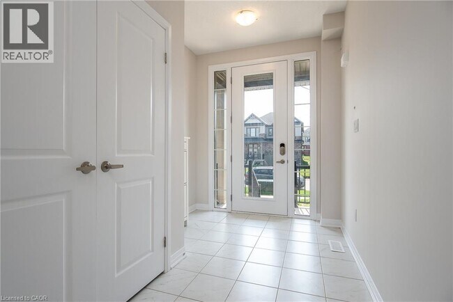 Building Photo - 29 Rustic Oak Trl