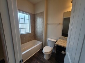 Building Photo - 2219 Bermuda Palms Dr