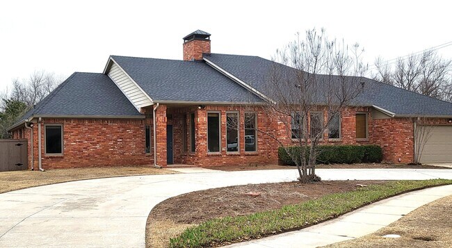 Foto del edificio - 604 Shadow Grove Ct