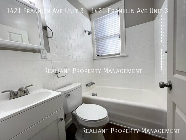 Building Photo - 1421 Franklin Ave, 1421 Franklin Ave Unit 3