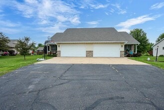 Building Photo - N1842 Lily of the Valley Ct