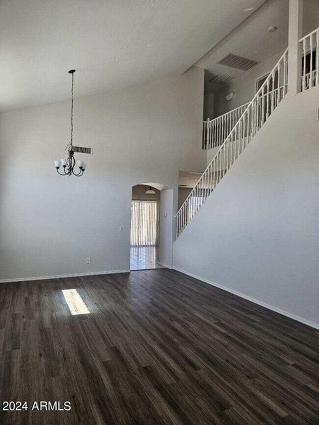 Foto del edificio - 5 bedroom Laveen rental!