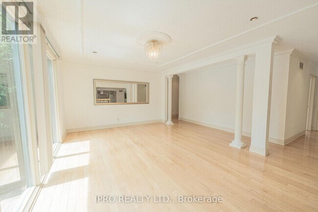 Building Photo - 499 16th Ave