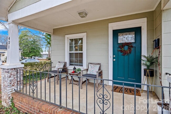 Foto del edificio - 421 Annafrel St