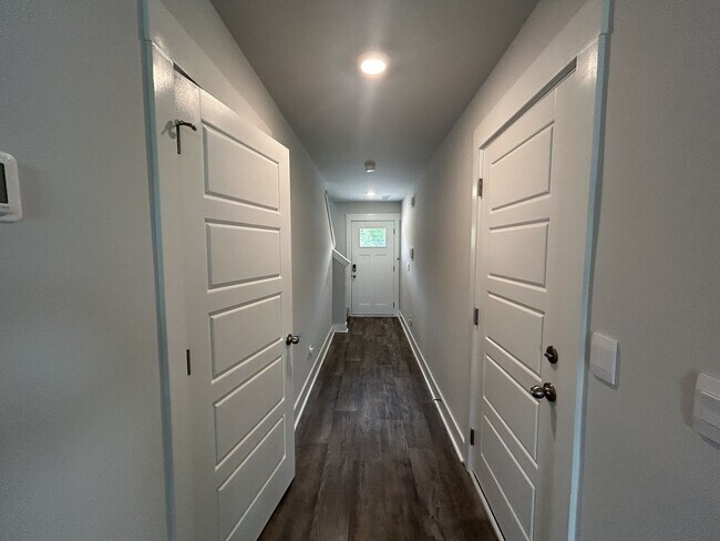 Foto del edificio - 5784 Harebell Rd