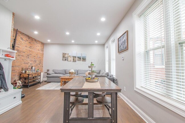 Building Photo - 74 1/2 N Ohio Ave