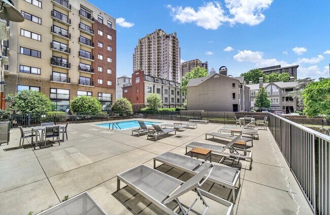 Foto del edificio - 715 N Church St