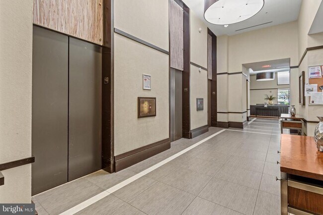 Foto del edificio - 4500 S Four Mile Run Dr