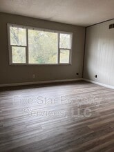 Building Photo - 205 W Allen St