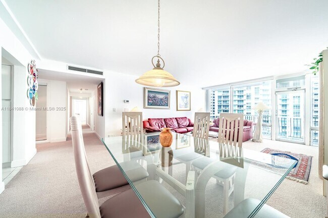 Foto del edificio - 1408 Brickell Bay Dr