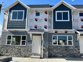 Building Photo - 310 38th St